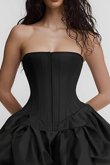 Corset A-trapèze sans bretelles en satin Petite robe noire à volants